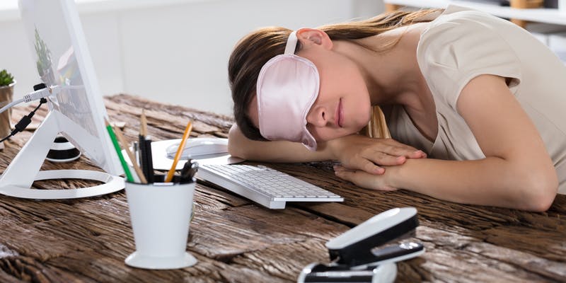 La sieste au travail : bonne ou mauvaise idée ?